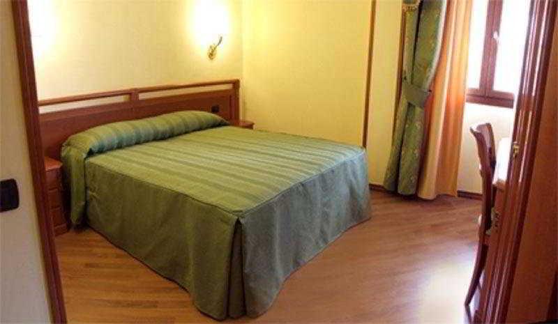 Bright Hotel 3*