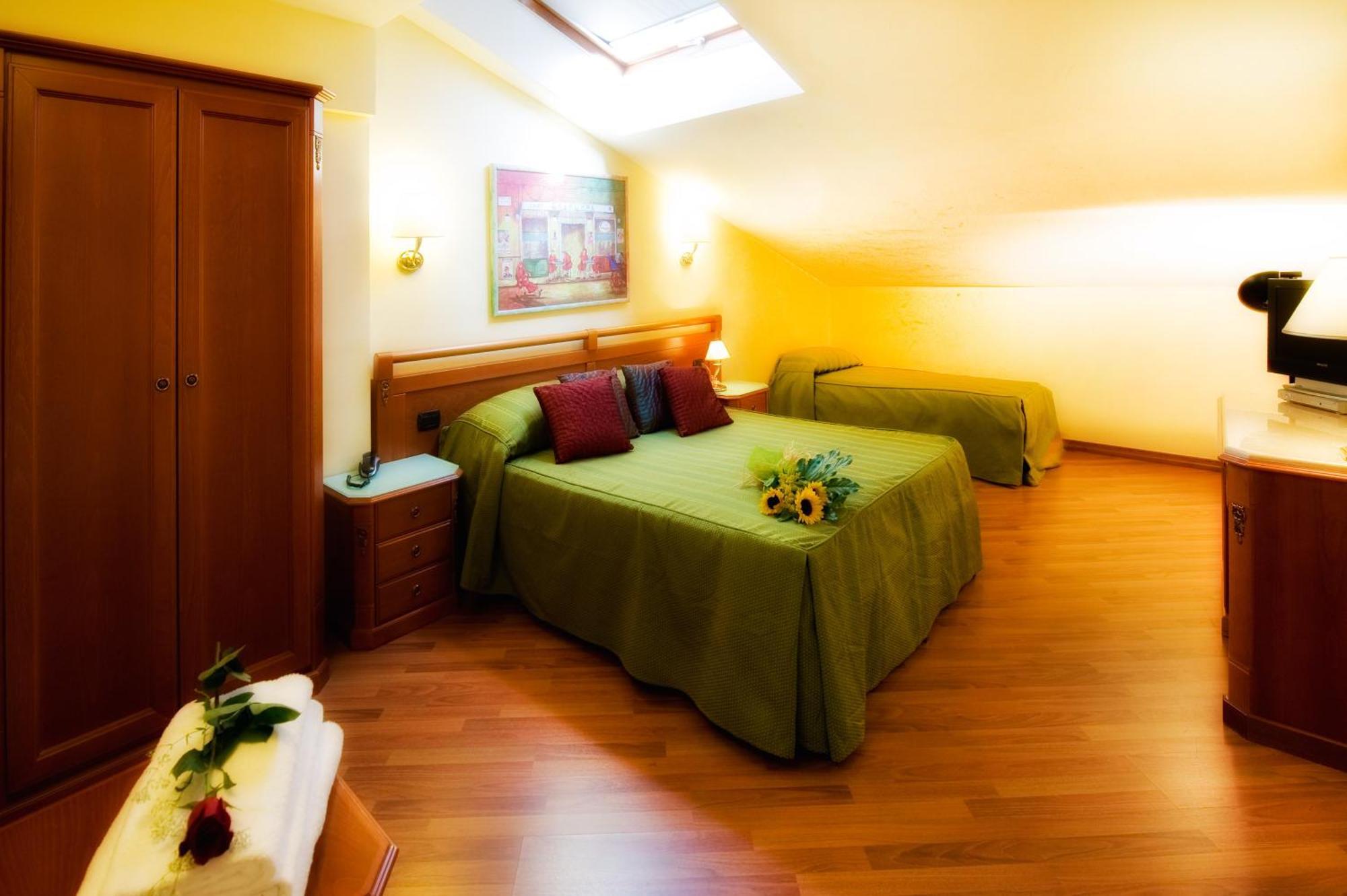 Hotel Bright 3*