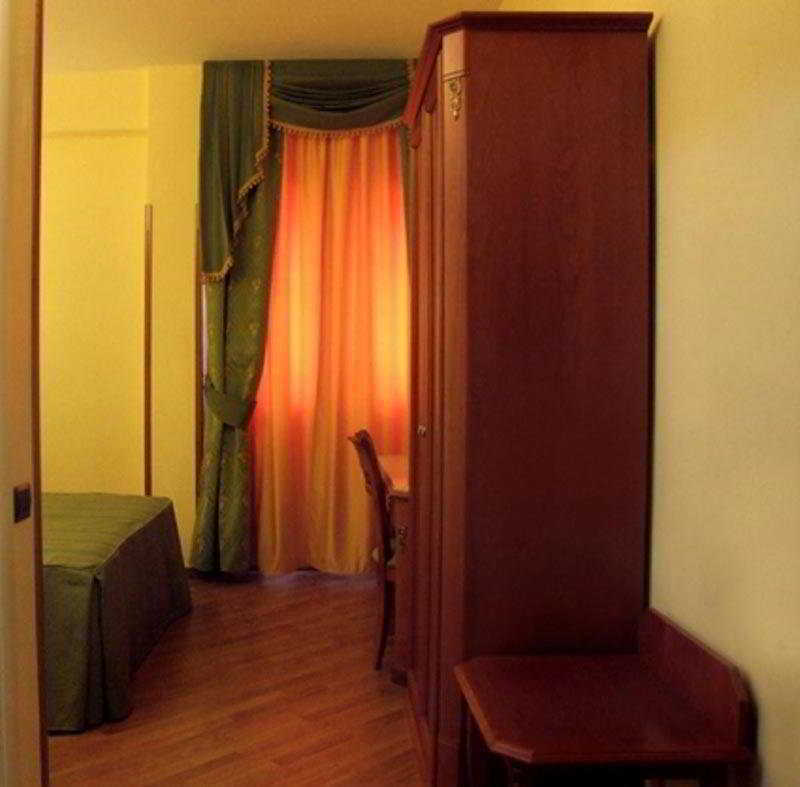 Hotel Bright 3*
