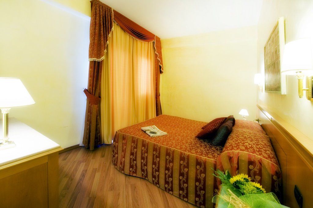Hotel Bright
